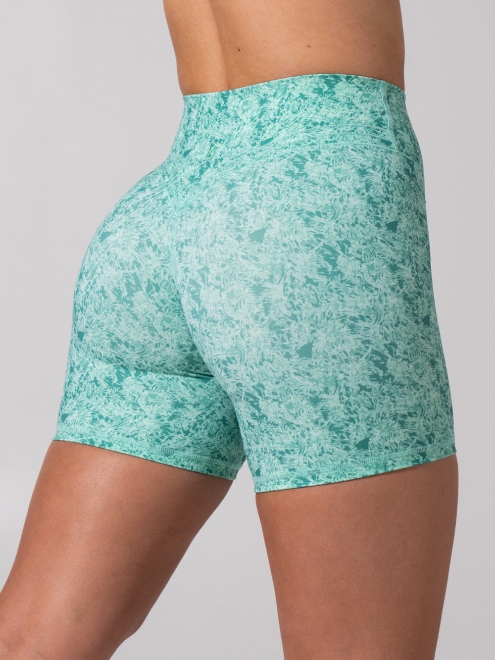 NWT buff bunny Micro Legacy Short 6" fresh print size S biker shorts